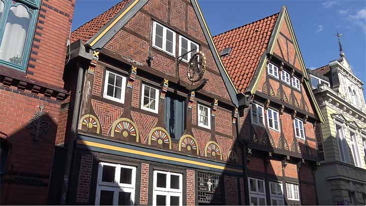 prachtige geveltjes aan de Bungenstraße