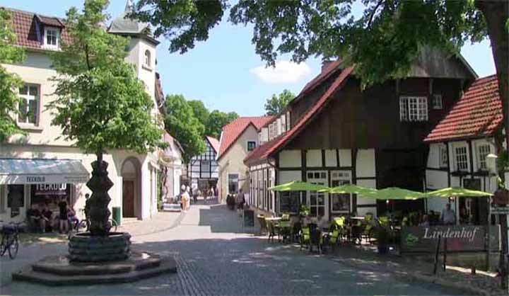 Baron Josef bron op het marktplein in Tecklenburg